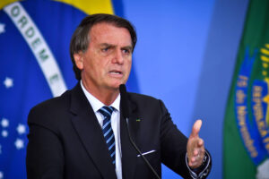 Bolsonaro faz propaganda de seu partido em evento do agro e enaltece combate ao MST; Folha de São Paulo