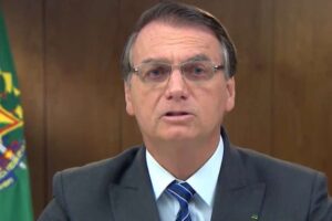 Em 'declaração', Bolsonaro diz que exerceu 