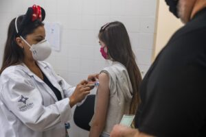 Porto Alegre: Mais de 2,2 mil vacinas e 399 testes rápidos são realizados neste sábado