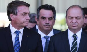 'Vocês votaram num cara do Centrão', diz Bolsonaro sobre críticas por ingresso no PL; O Globo