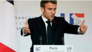 Macron não se arrepende de ter ameaçado “encher o saco” dos não vacinados; RFI