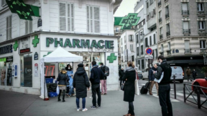 Dono de farmácias em Paris é preso por fraude de mais de R$ 100 milhões com testes de Covid; RFI