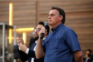 Bolsonaro faz aceno a evangélicos e diz que jogos de azar 'não são bem-vindos no Brasil'; O Estado de São Paulo