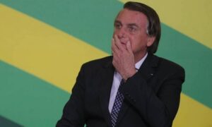 Bolsonaro cancela compromissos e viagem, mas Presidência não informa motivo; O Globo