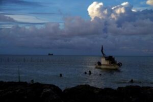 Habitantes do Tonga fogem de tsunami após erupção de vulcão; SwissInfo