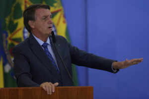 Queremos transparência e segurança, diz Bolsonaro após encontro com Moraes e Fachin; Folha de São Paulo