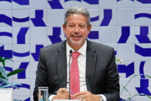 Câmara aprova PEC que aumenta idade máxima para indicação de ministro ao STF; Folha de São Paulo