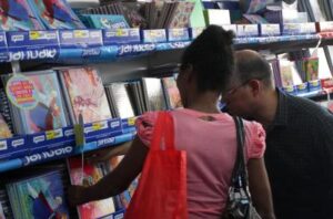 Porto Alegre: Procon faz pesquisa de preços do material escolar na Capital