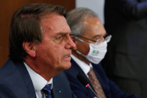 'Querem quebrar o Brasil', diz Bolsonaro sobre revisão da vida toda do INSS; Folha de São Paulo