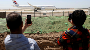 Presidente da China pede investigação sobre acidente de avião com 132 pessoas a bordo; RFI