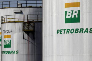 Conselheiros da Petrobras temem ação por abuso de poder, por Mônica Bergamo/Folha de São Paulo