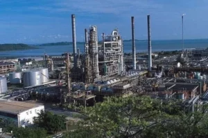 Cade investiga conduta de preços de refinaria privada de Mataripe (BA), por Michelle Portela/Correio Braziliense