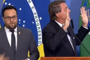 Participação de Bolsonaro em debates ainda não está confirmada, diz Flávio; Correio Braziliense