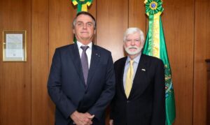 Assessor especial da Casa Branca se reúne com presidente do Brasil