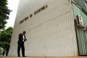 Guedes confirma substituto de Sachsida no Ministério da Economia; Metrópoles