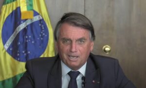 Investigado no STF, Bolsonaro diz que Fachin, Barroso e Moraes 'infernizam o Brasil'; O Globo