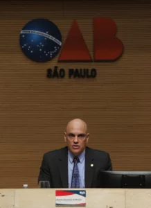 ‘Voto na urna eletrônica não vai sofrer coação de milícia digital’, garante Alexandre; O Estado de São Paulo