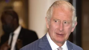 Príncipe Charles 'aceitou mala com 1 milhão de euros', diz jornal britânico; BBC