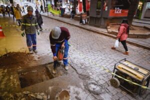 Porto Alegre: Trânsito tem bloqueio e mudança no trajeto de lotação para obras do Quadrilátero