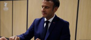 Macron corre risco de enfrentar paralisia no Parlamento; DW