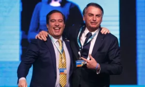 Campanha tentou convencer Bolsonaro a gravar vídeo e criticar atos de Pedro Guimarães, sem sucesso, por Bela Megale/O Globo