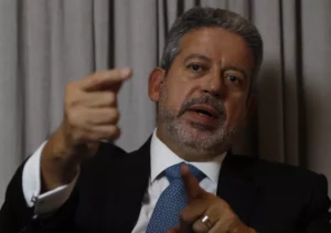 Centrão amplia hoje ofensiva contra a Petrobras em reunião convocada por Lira, por Manoel Ventura, Natália Portinari e Bruno Rosa/O Globo