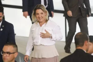 Bolsonaro dá carta branca para nova presidente da Caixa fazer mudanças, por Igor Gadelha/Metrópoles