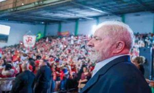 Lula sobre Bolsonaro: 'foi expulso do Exército'; Estado de Minas