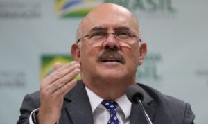 Ex-ministro da Educação será transferido para Brasília