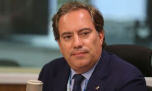 Pedro Guimarães oficializa demissão como presidente da Caixa. Daniella Marques Consentino é a substituta