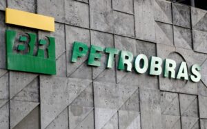 Risco de recessão global derruba preço do petróleo em julho e zera defasagem de preços da Petrobras, por Denise Luna e Gabriel Vasconcelos/O Estado de São Paulo
