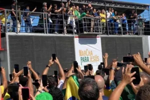 Com Michelle, Bolsonaro faz campanha na véspera da convenção do PL, por Vinicius Doria/Correio Braziliense