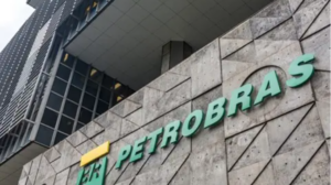 Petrobras reduz preços de venda de gasolina para as distribuidoras nesta sexta-feira