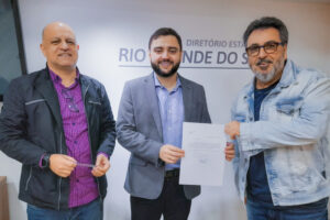 Gabriel Souza protocola candidatura ao Piratini pelo MDB; Jornal do Comércio