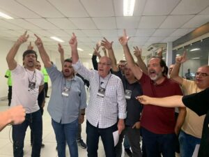 Futebol: Assembleia para criação da SAF do Vasco vai parar na justiça após grupo identificar que votos de sócios mortos foram registrados
