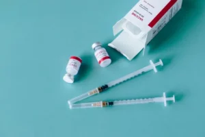 Japão indeniza vítima da vacina contra a covid-19; Revista Oeste
