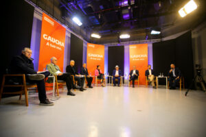 Debate entre candidatos ao governo abre campanha política no Estado, por Caren Mello/Jornal do Comércio