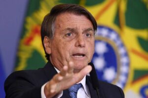 Bolsonaro diz que preço do diesel pode cair e promete corrigir tabela de IR em 2023, por Marianna Holanda/Folha de São Paulo