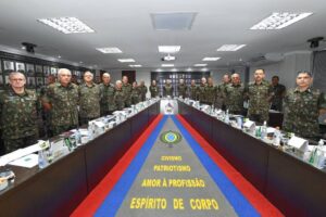 Exército vê risco de violência eleitoral, e batalhões montam esquema de segurança, por Cézar Feitoza/Folha de São Paulo