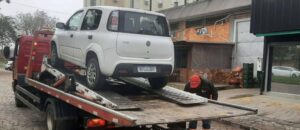 Porto Alegre: EPTC autua motorista e recolhe veículo de transporte clandestino