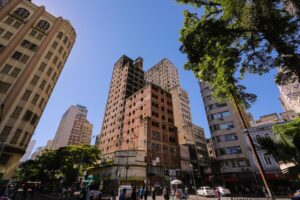 Porto Alegre: Prefeitura pede à Justiça autorização para demolir Esqueletão