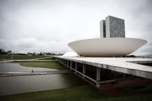 Orçamento 2023: Governo entrega hoje ao Congresso texto sem espaço para promessas de Bolsonaro, por Manoel Ventura e Daniel Gullino/O Globo