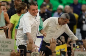 Bolsonaro grava vídeo pedindo doações de campanha, por Jussara Soares e Alice Cravo/O Globo