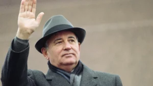 Celebrado no Ocidente pelo fim da URSS, Gorbatchev é detestado na Rússia pelo mesmo motivo; da RFI