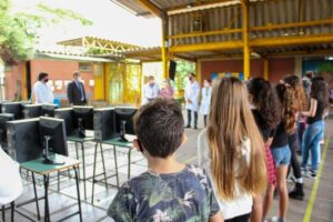 Porto Alegre: Aprovada a inclusão da educação digital em currículo escolar no município