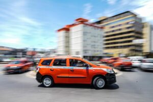 Porto Alegre: Aprovado projeto que eleva para cinco anos idade de carro para táxis