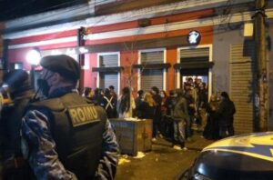 Porto Alegre: Operação Esforço Concentrado dispersa público na Cidade Baixa