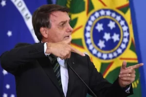 Campanha de Bolsonaro fecha torneira de recursos para candidatos que ‘escondem’ presidente, por Bela Megale/O Globo