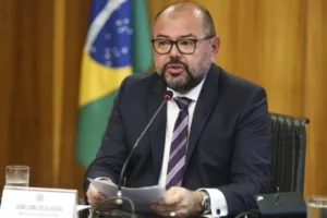 Ministro do Trabalho nomeia ex-sócia em cargo com salário de R$ 16 mil, por Raphael Veleda e Tácio Lorran/Metrópoles