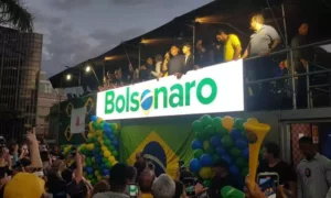 Bolsonaro em BH: 'Teremos uma grande votação aqui em Minas Gerais', por Guilherme Peixoto e Natasha Werneck/Estado de Minas
